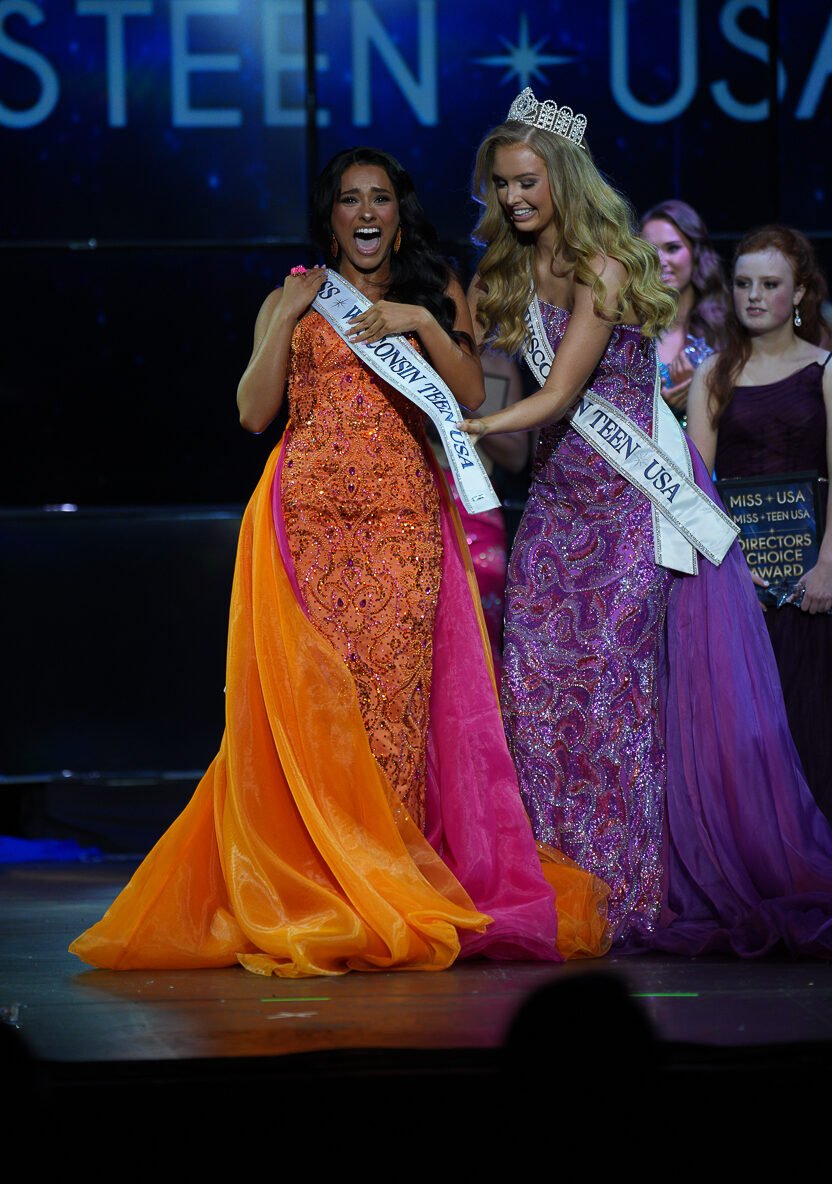 Leia Rios being crowned by outgoing titleholder